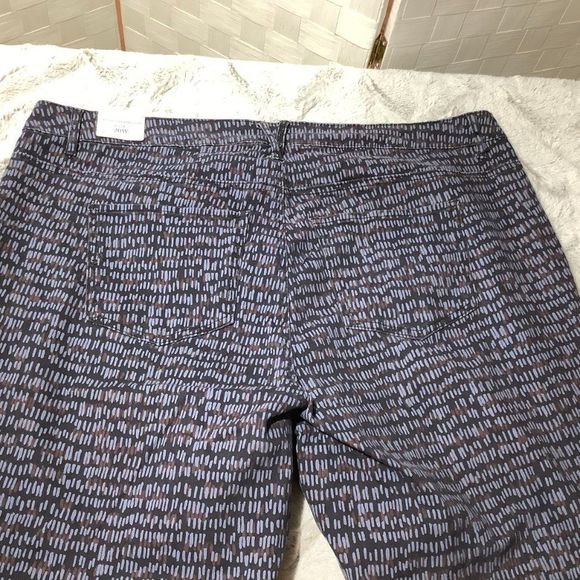 Nwt Royalty printed cropped plus size jeans - Picture 8 of 9